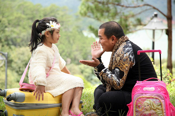 Suti - công chúa nhỏ của "Bố ơi, mình đi đâu thế?" đến thiếu nữ tuổi 17: Nhan sắc nổi bật, chơi golf để duy trì vóc dáng- Ảnh 2. Suti - công chúa nhỏ của "Bố ơi, mình đi đâu thế?" đến thiếu nữ tuổi 17: Nhan sắc nổi bật, chơi golf để duy trì vóc dáng- Ảnh 2.