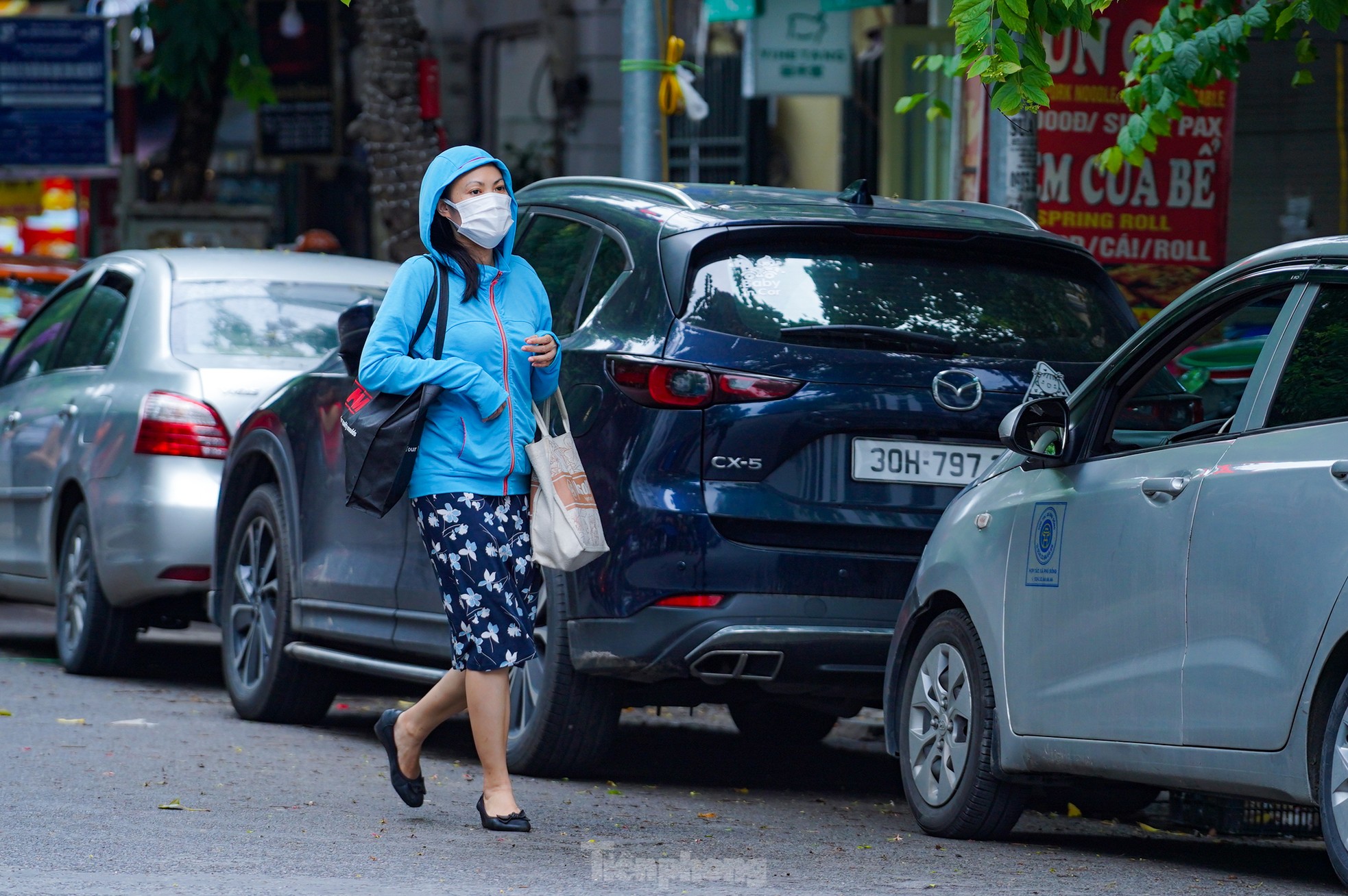 Bất thường Hà Nội đón không khí lạnh giữa mùa hè- Ảnh 11. Bất thường Hà Nội đón không khí lạnh giữa mùa hè- Ảnh 11.