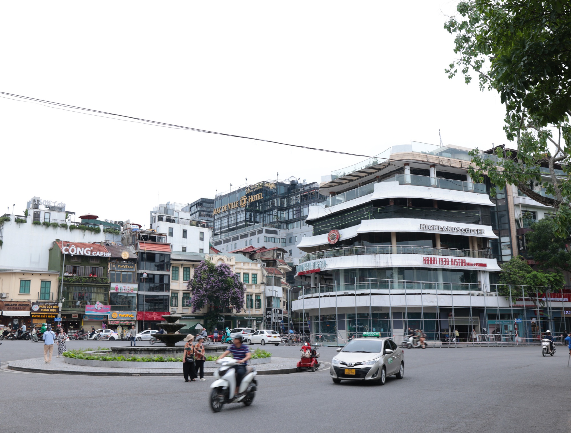 Những hình ảnh ngay lúc này ở Hàm Cá Mập khi bắt đầu dựng khung để tháo dỡ- Ảnh 1. Những hình ảnh ngay lúc này ở Hàm Cá Mập khi bắt đầu dựng khung để tháo dỡ- Ảnh 1.
