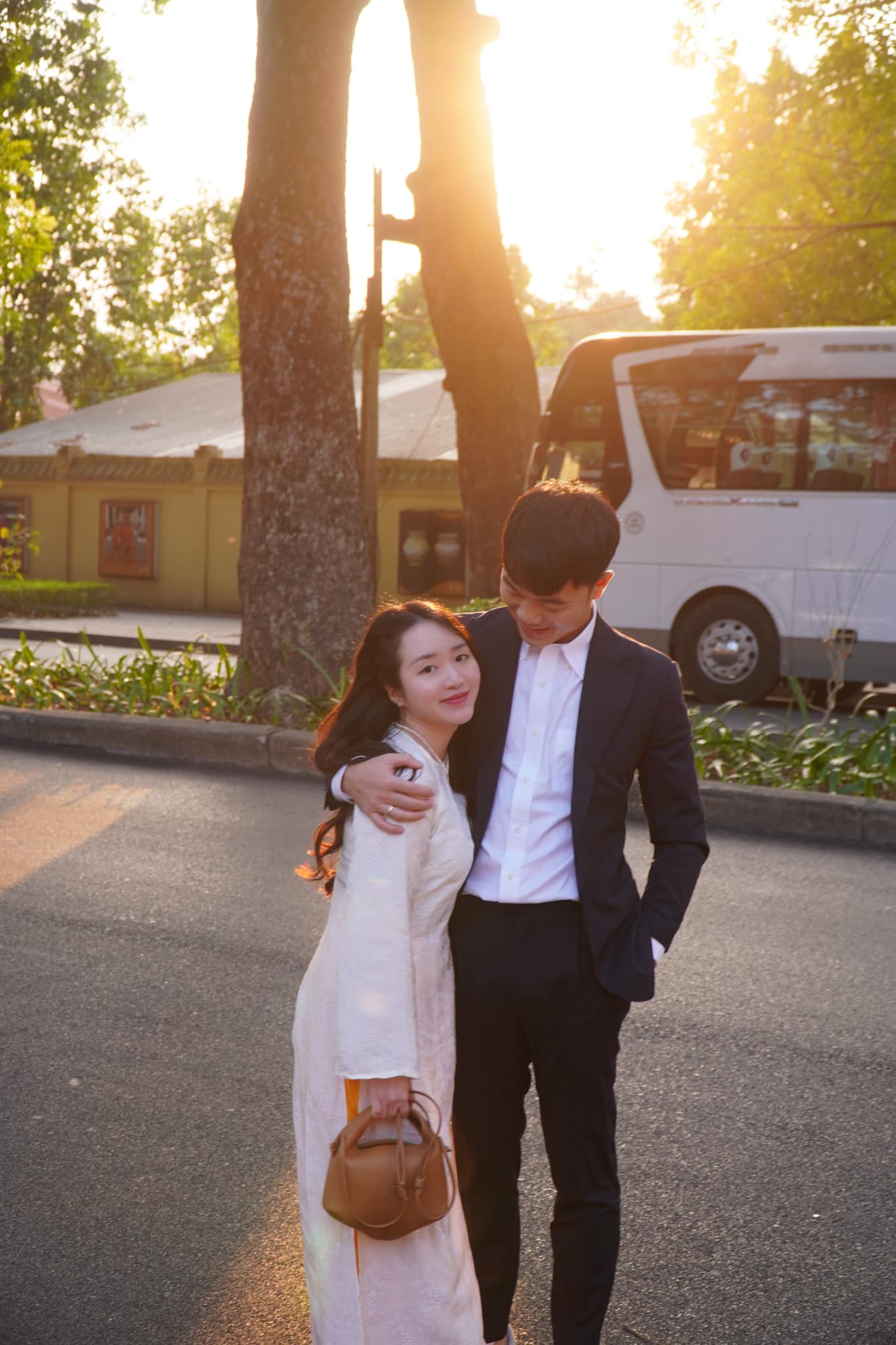 Cam thường bóc trần nhan sắc vợ giám đốc của Lương Xuân Trường, visual gây sốt, khí chất tiểu thư Hà thành chiếm “spotlight”- Ảnh 3. Cam thường bóc trần nhan sắc vợ giám đốc của Lương Xuân Trường, visual gây sốt, khí chất tiểu thư Hà thành chiếm “spotlight”- Ảnh 3.