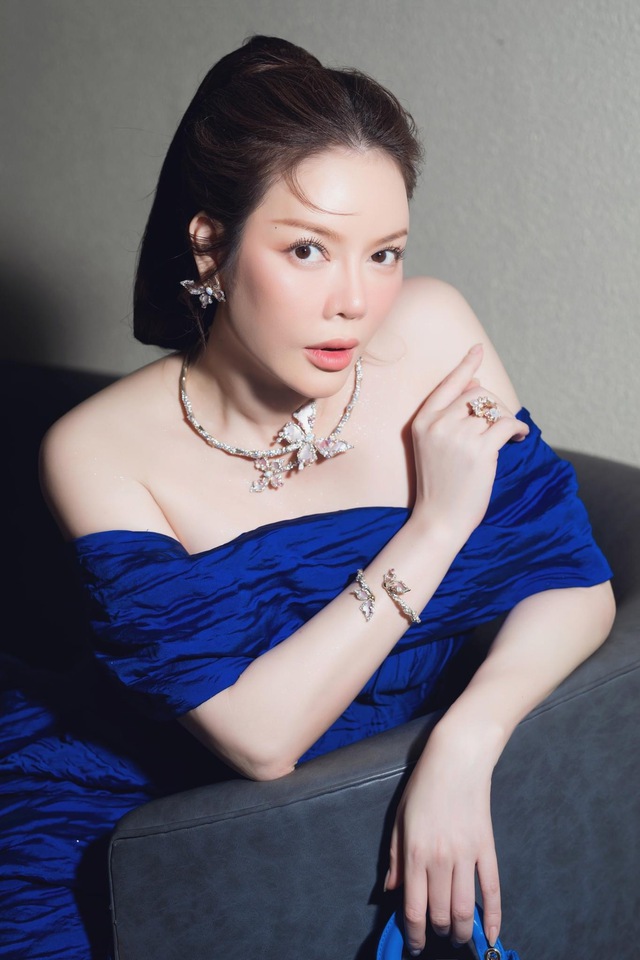 Showbiz Việt có nữ đại gia kim cương: Đựng đầy 5 két sắt, bị bệnh liền lấy viên hơn 500 tỷ đồng làm 1 việc khó ngờ!- Ảnh 3. Showbiz Việt có nữ đại gia kim cương: Đựng đầy 5 két sắt, bị bệnh liền lấy viên hơn 500 tỷ đồng làm 1 việc khó ngờ!- Ảnh 3.