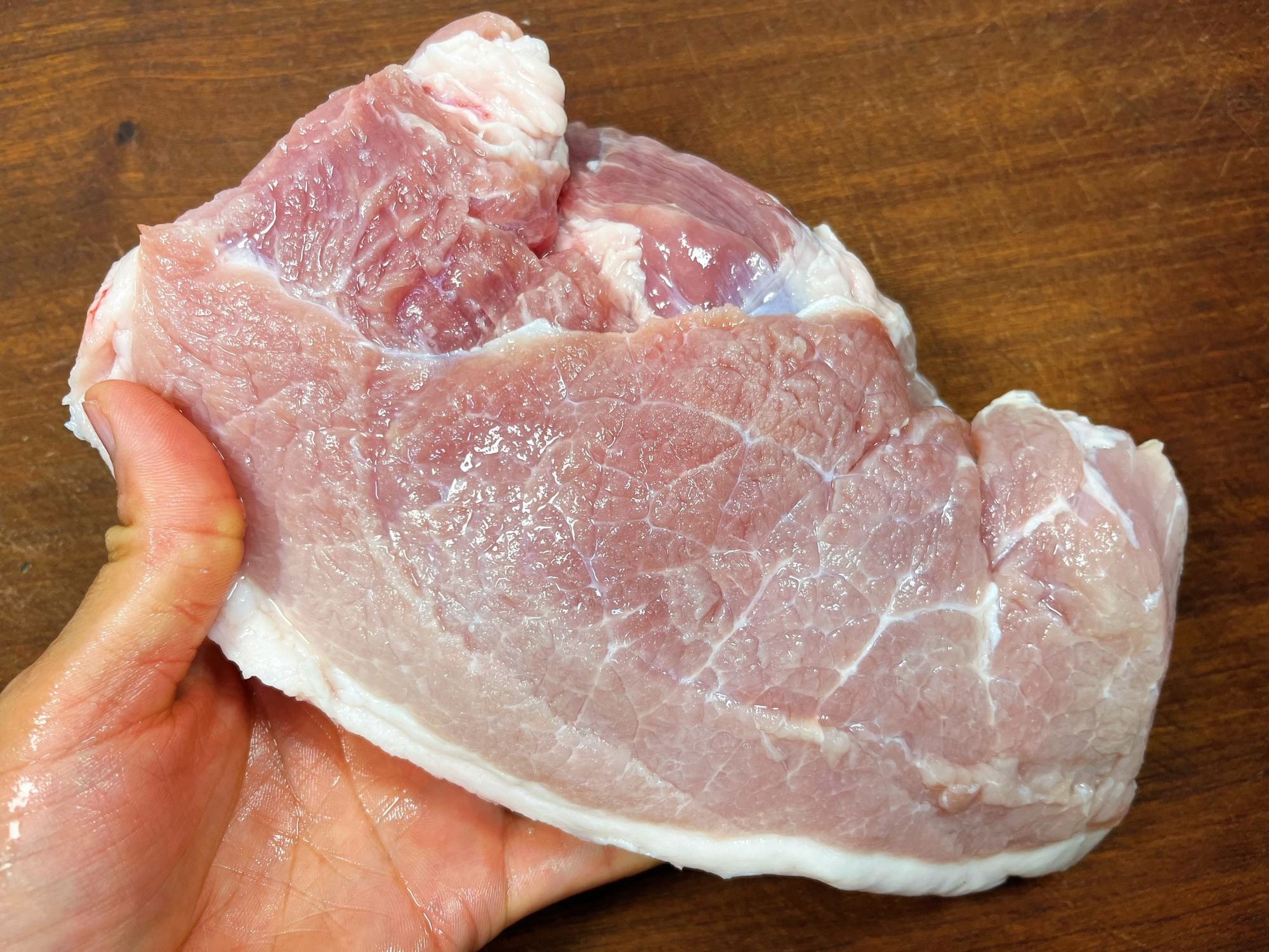 Rã đông thịt bằng nước là SAI LẦM lớn: Người có kinh nghiệm sẽ dùng 2 cách này để giữ vị tươi!- Ảnh 4.