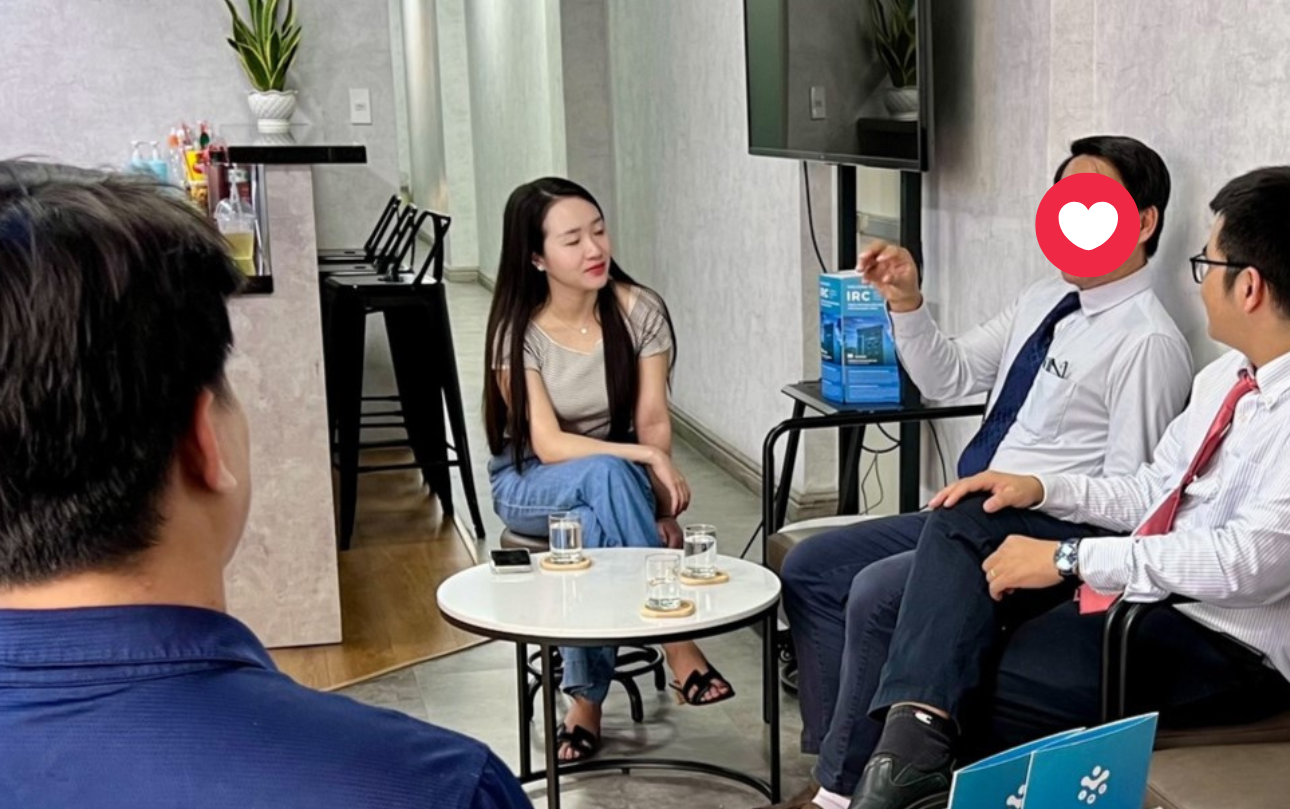 Cam thường bóc trần nhan sắc vợ giám đốc của Lương Xuân Trường, visual gây sốt, khí chất tiểu thư Hà thành chiếm “spotlight”- Ảnh 1. Cam thường bóc trần nhan sắc vợ giám đốc của Lương Xuân Trường, visual gây sốt, khí chất tiểu thư Hà thành chiếm “spotlight”- Ảnh 1.