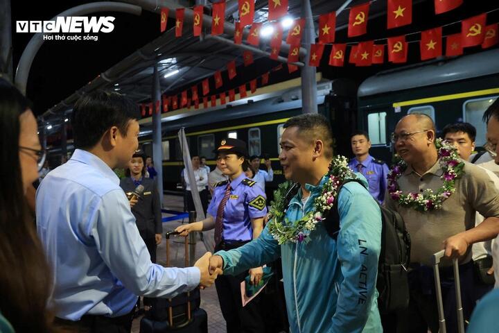 Cận cảnh tàu khách liên vận Việt Nam - Trung Quốc hoạt động trở lại sau 5 năm- Ảnh 5. Cận cảnh tàu khách liên vận Việt Nam - Trung Quốc hoạt động trở lại sau 5 năm- Ảnh 5.
