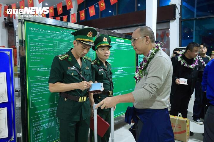 Cận cảnh tàu khách liên vận Việt Nam - Trung Quốc hoạt động trở lại sau 5 năm- Ảnh 3. Cận cảnh tàu khách liên vận Việt Nam - Trung Quốc hoạt động trở lại sau 5 năm- Ảnh 3.