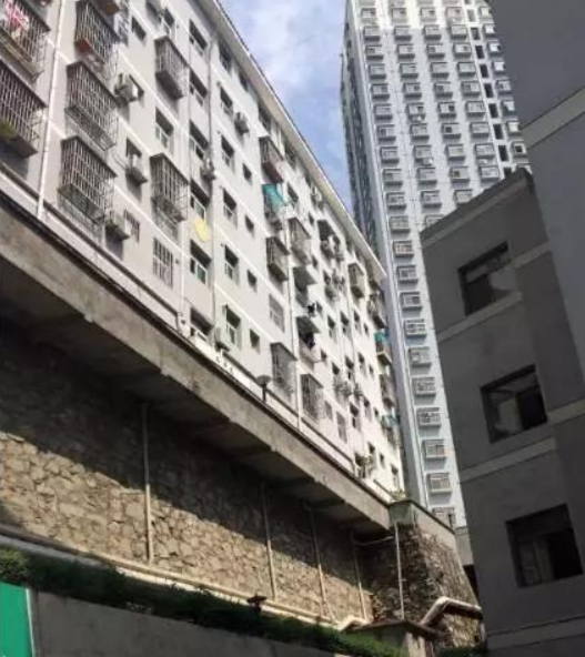 Người đàn ông mua chung cư 99m² giá 856 triệu đồng, cải tạo xong thì phát hiện nhà thuộc về người khác, công ty BĐS tuyên bố: “Không thể trách chúng tôi”- Ảnh 1.