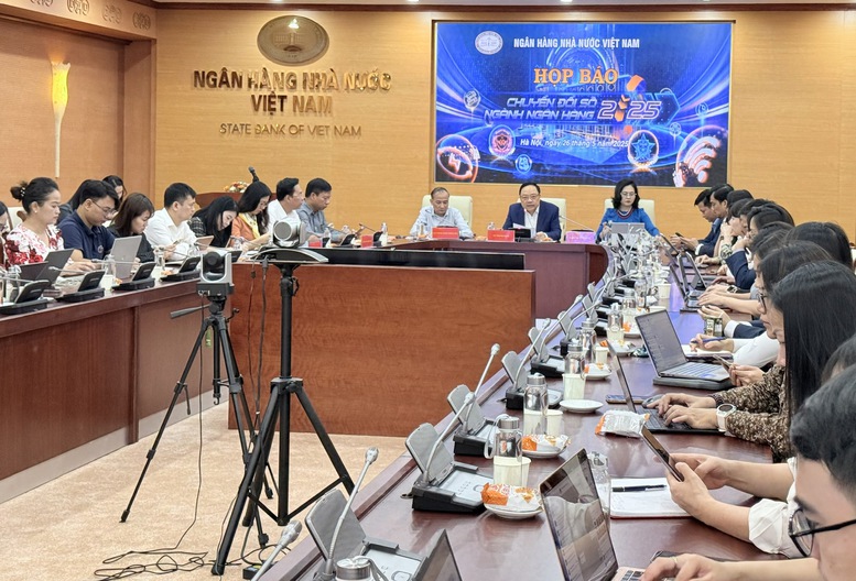 Chuyển đổi số ngân hàng 2025: Kết nối dữ liệu, an toàn giao dịch- Ảnh 1. Chuyển đổi số ngân hàng 2025: Kết nối dữ liệu, an toàn giao dịch- Ảnh 1.