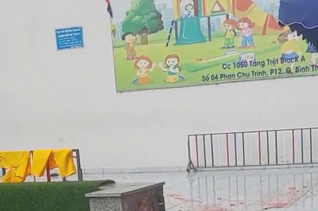 Nhân viên ngân hàng rơi từ tầng 20 chung cư tử vong- Ảnh 1. Nhân viên ngân hàng rơi từ tầng 20 chung cư tử vong- Ảnh 1.