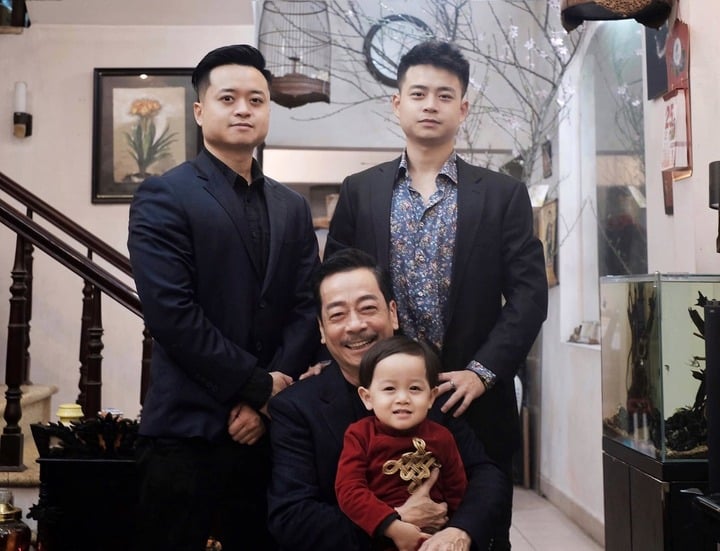 Bất ngờ với danh tính cậu bé bác học gây sốt trong phim 'Chú dế nhỏ tội nghiệp'- Ảnh 4. Bất ngờ với danh tính cậu bé bác học gây sốt trong phim 'Chú dế nhỏ tội nghiệp'- Ảnh 4.