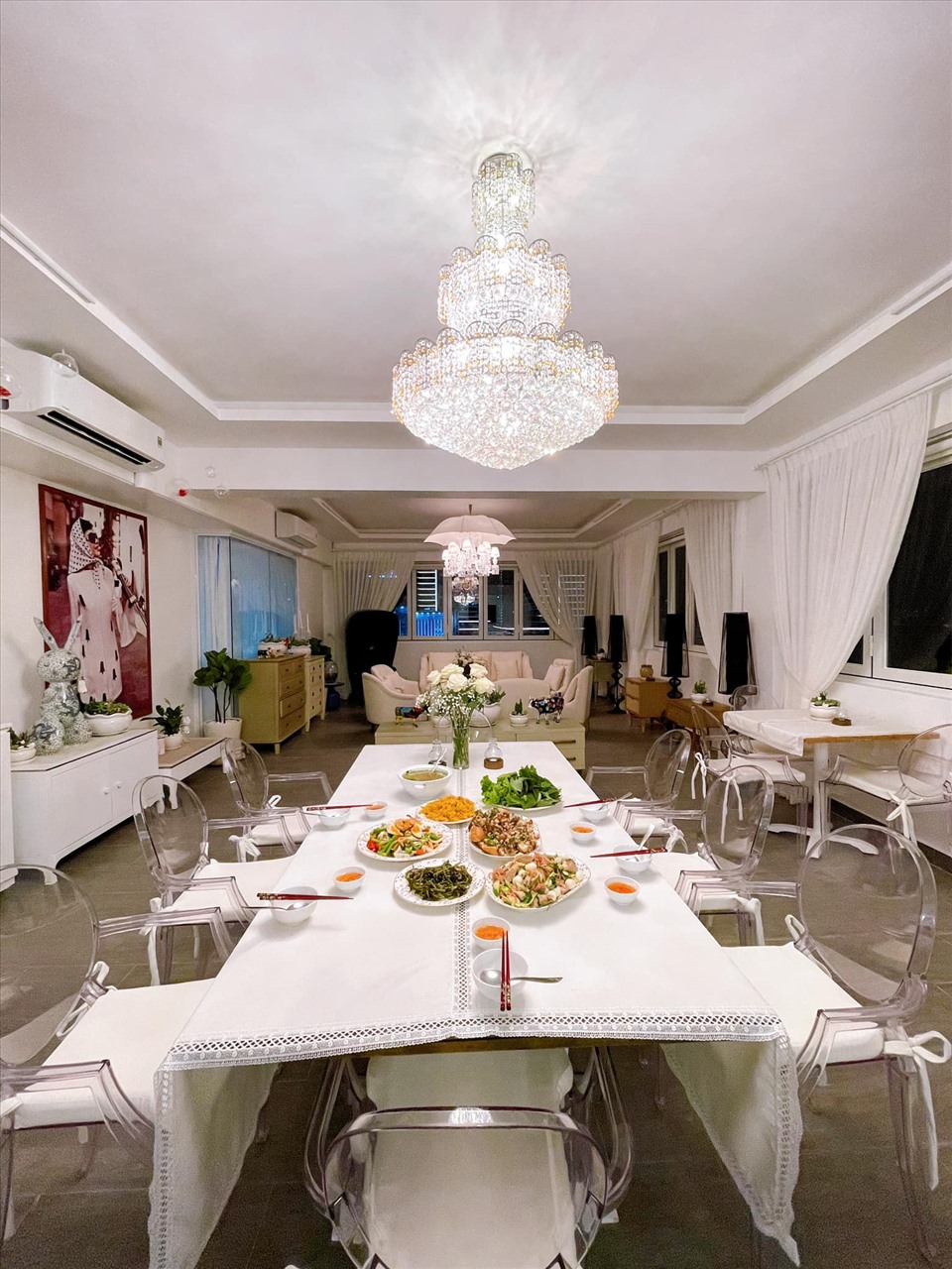 Showbiz Việt có nữ đại gia kim cương: Đựng đầy 5 két sắt, bị bệnh liền lấy viên hơn 500 tỷ đồng làm 1 việc khó ngờ!- Ảnh 7. Showbiz Việt có nữ đại gia kim cương: Đựng đầy 5 két sắt, bị bệnh liền lấy viên hơn 500 tỷ đồng làm 1 việc khó ngờ!- Ảnh 7.