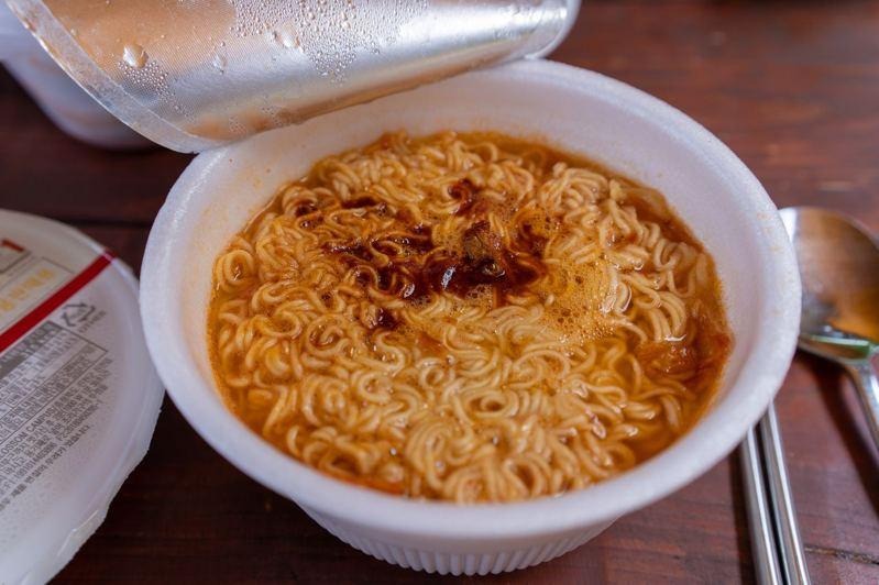 Tưởng “biết rồi khổ lắm nói mãi” vậy mà vẫn có người dùng lò vi sóng kiểu này mà không biết NGUY HIỂM kề bên- Ảnh 3. Tưởng “biết rồi khổ lắm nói mãi” vậy mà vẫn có người dùng lò vi sóng kiểu này mà không biết NGUY HIỂM kề bên- Ảnh 3.