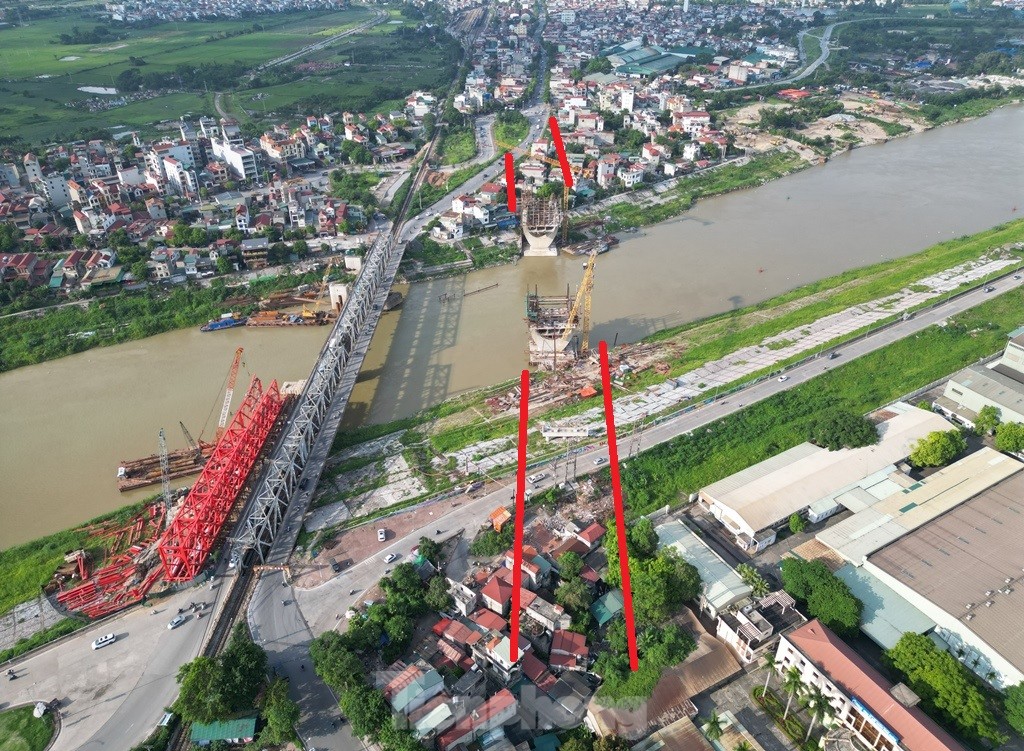 Cầu Đuống mới vẫn chơi vơi hai trụ cầu, chưa thể làm đường kết nối- Ảnh 2. Cầu Đuống mới vẫn chơi vơi hai trụ cầu, chưa thể làm đường kết nối- Ảnh 2.