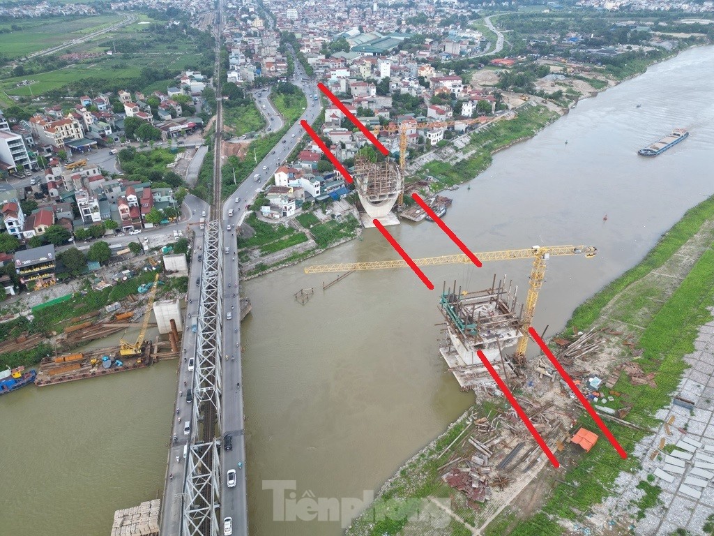 Cầu Đuống mới vẫn chơi vơi hai trụ cầu, chưa thể làm đường kết nối- Ảnh 3. Cầu Đuống mới vẫn chơi vơi hai trụ cầu, chưa thể làm đường kết nối- Ảnh 3.