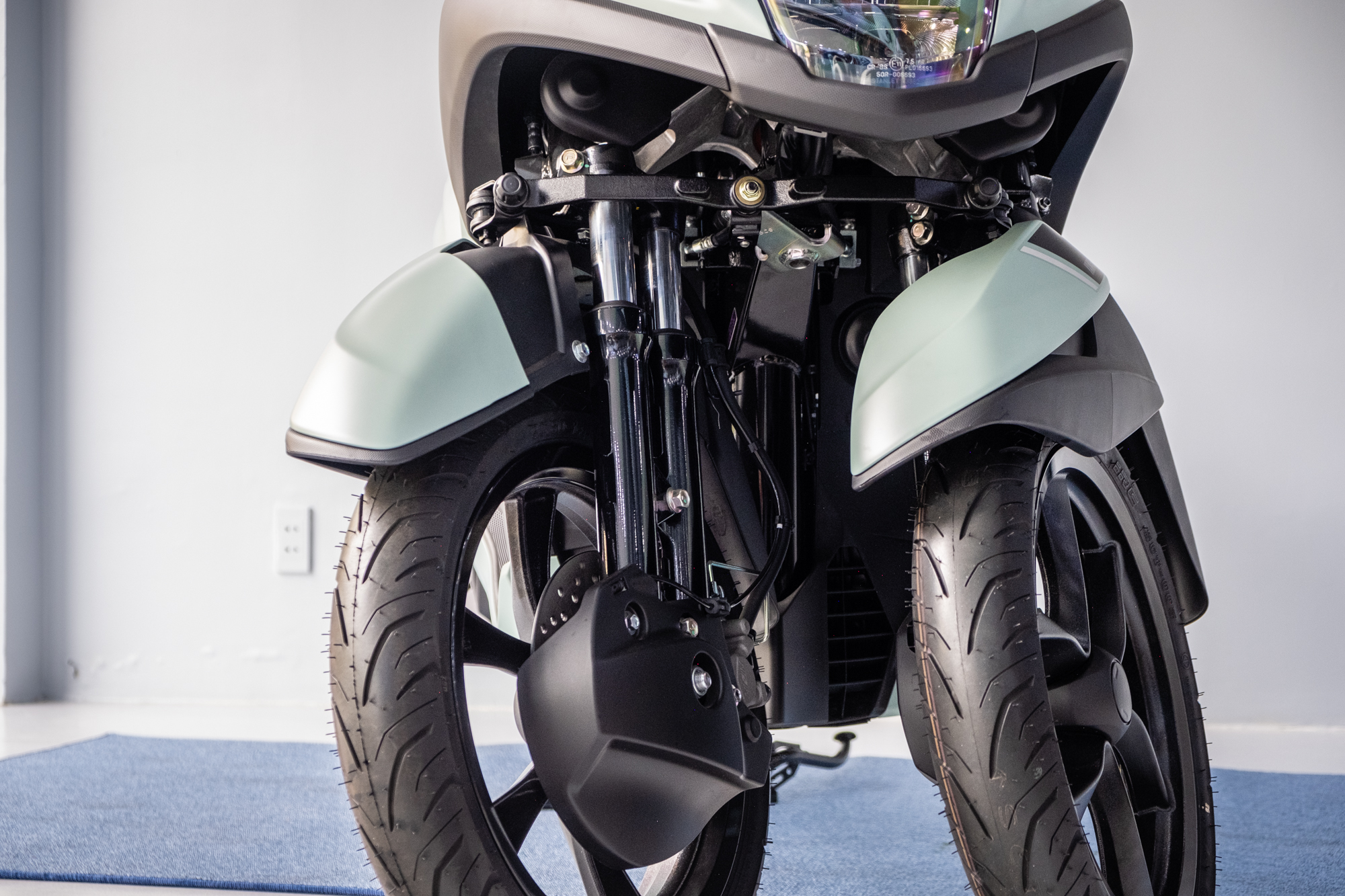 Yamaha Tricity 155 về Việt Nam: Bánh kép phía trước cho người người thích 'độc lạ', giá quy đổi từ 103 triệu đồng- Ảnh 16. Yamaha Tricity 155 về Việt Nam: Bánh kép phía trước cho người người thích 'độc lạ', giá quy đổi từ 103 triệu đồng- Ảnh 16.