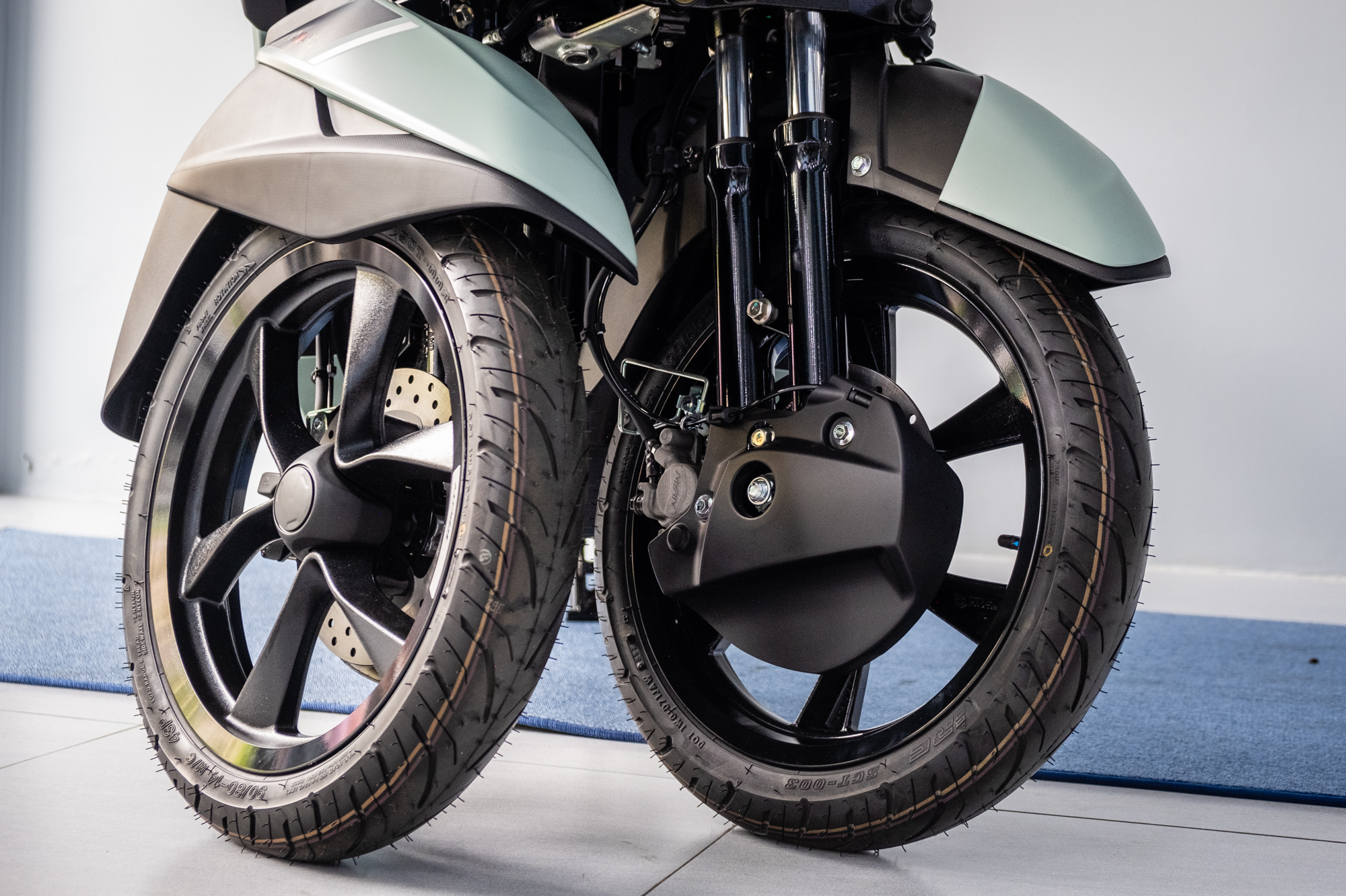 Yamaha Tricity 155 về Việt Nam: Bánh kép phía trước cho người người thích 'độc lạ', giá quy đổi từ 103 triệu đồng- Ảnh 3. Yamaha Tricity 155 về Việt Nam: Bánh kép phía trước cho người người thích 'độc lạ', giá quy đổi từ 103 triệu đồng- Ảnh 3.