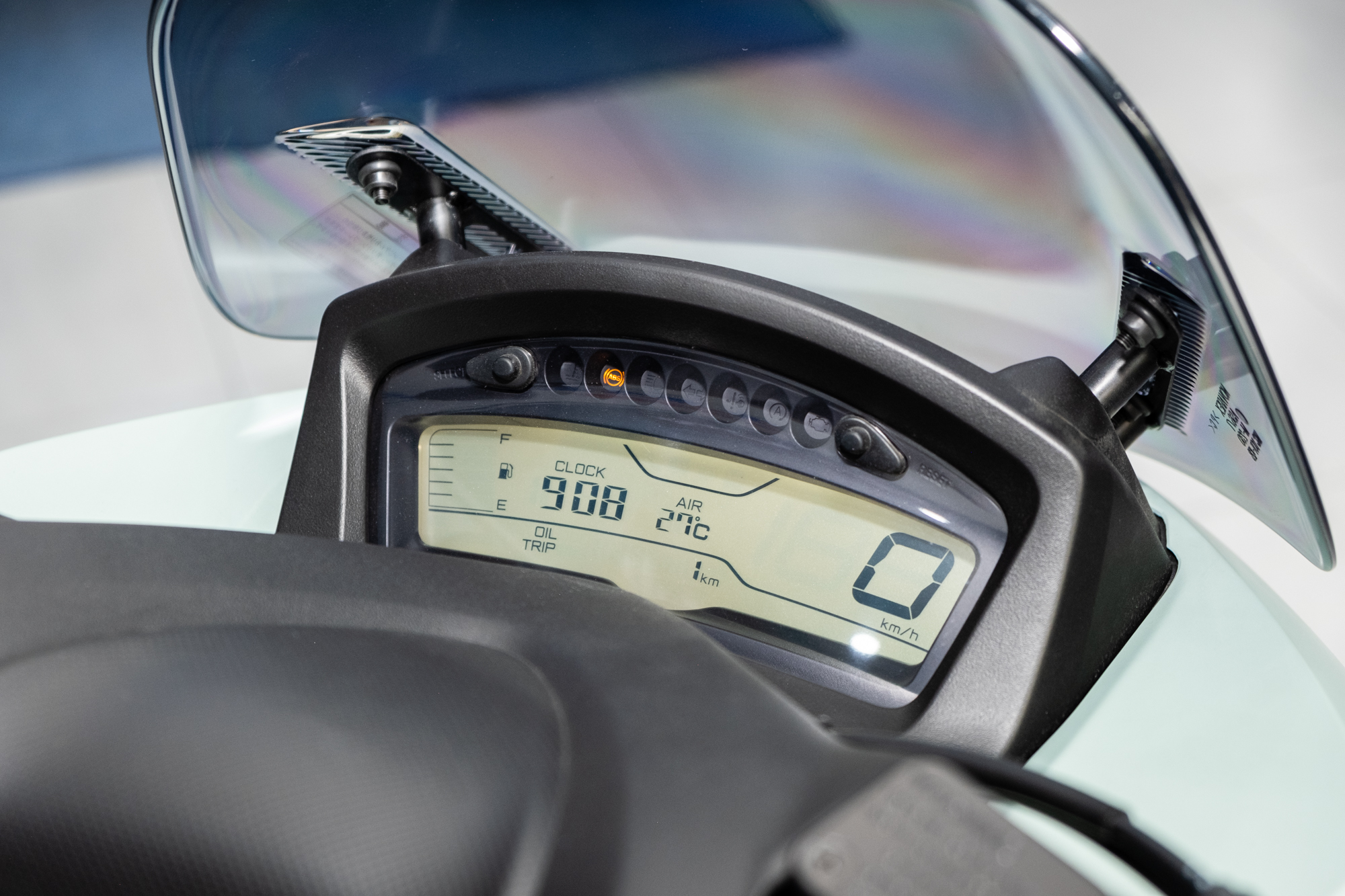 Yamaha Tricity 155 về Việt Nam: Bánh kép phía trước cho người người thích 'độc lạ', giá quy đổi từ 103 triệu đồng- Ảnh 10. Yamaha Tricity 155 về Việt Nam: Bánh kép phía trước cho người người thích 'độc lạ', giá quy đổi từ 103 triệu đồng- Ảnh 10.