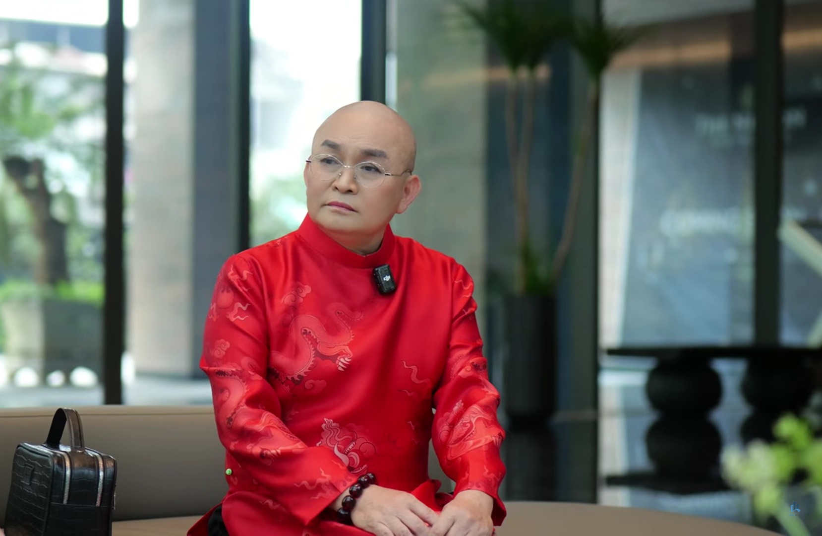 Xuân Hinh ngồi xe sang đi xem chung cư cao cấp: "Có khi tôi làm môi giới bất động sản"- Ảnh 2. Xuân Hinh ngồi xe sang đi xem chung cư cao cấp: "Có khi tôi làm môi giới bất động sản"- Ảnh 2.