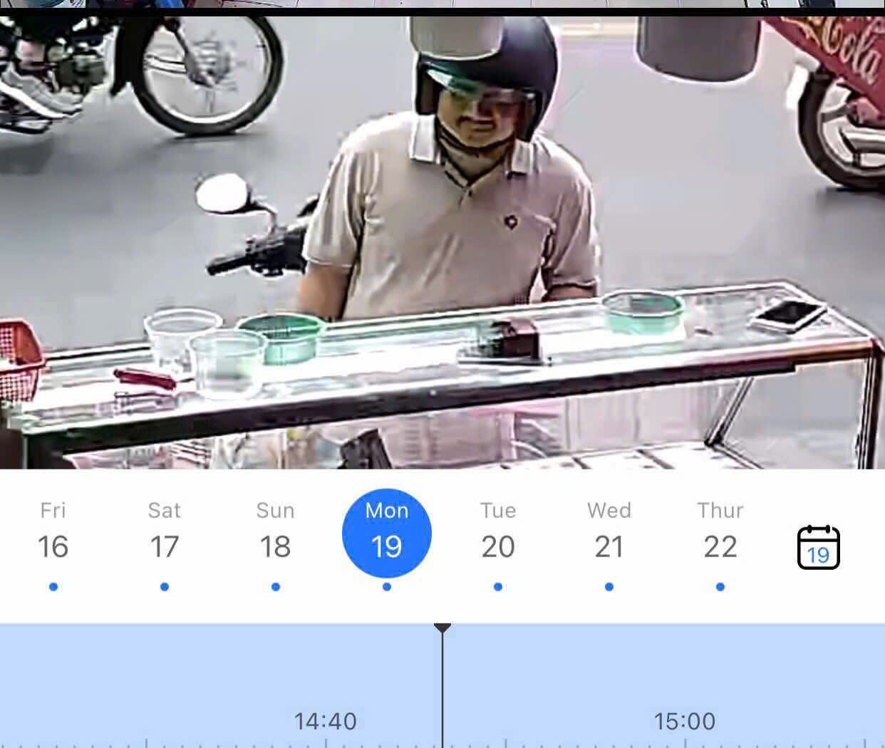 Người đàn ông gây "đau khổ" cho nhiều đại lý vé số ở TP HCM- Ảnh 3. Người đàn ông gây "đau khổ" cho nhiều đại lý vé số ở TP HCM- Ảnh 3.