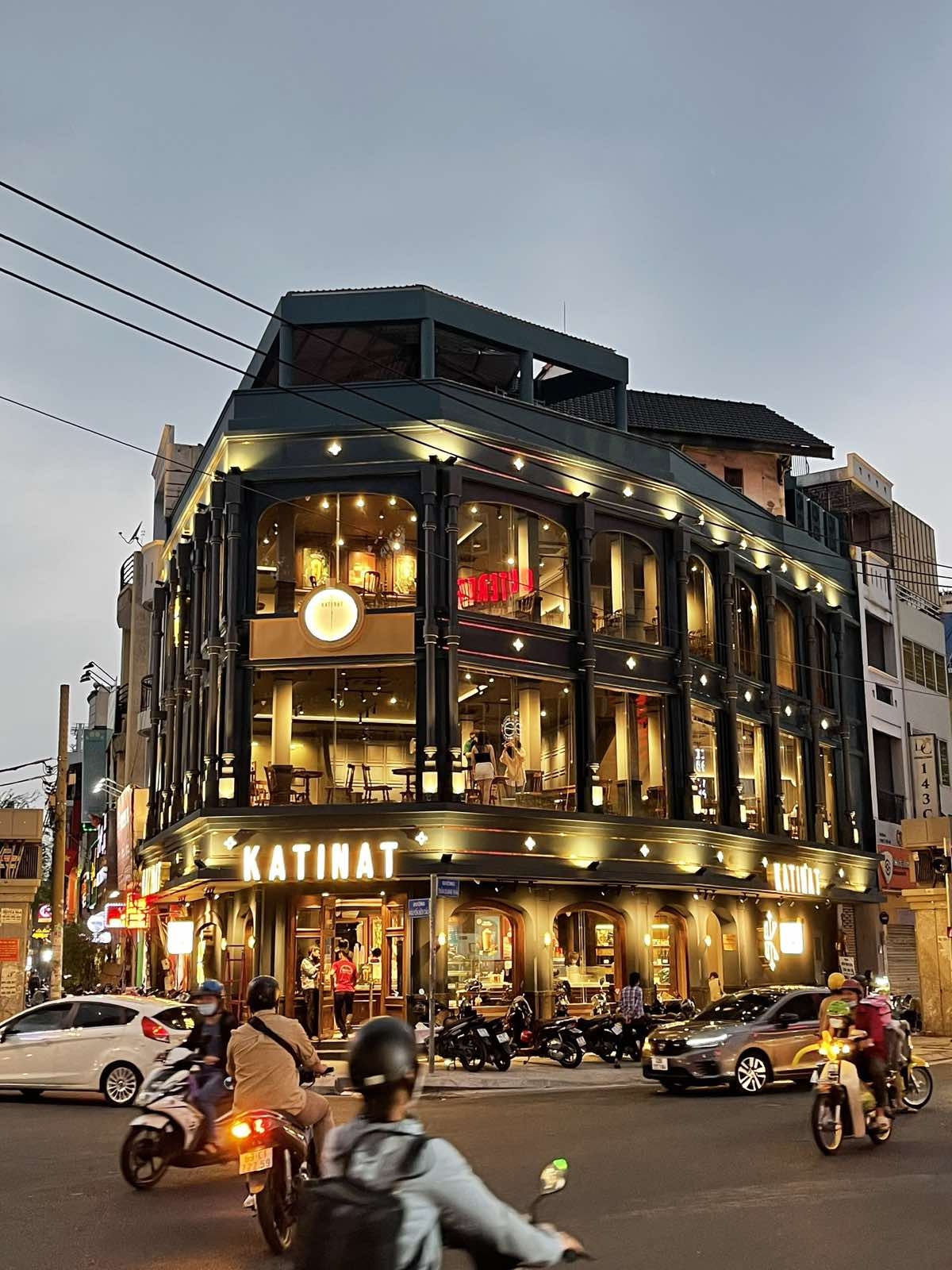Cuộc đua chiều lòng các “thượng đế” mê trà sữa: Anh em cùng nhà Phê La, Katinat thắng lớn với doanh thu trăm tỷ đồng, một tân binh cho thấy tiềm năng “đáng gờm”- Ảnh 3. Cuộc đua chiều lòng các “thượng đế” mê trà sữa: Anh em cùng nhà Phê La, Katinat thắng lớn với doanh thu trăm tỷ đồng, một tân binh cho thấy tiềm năng “đáng gờm”- Ảnh 3.