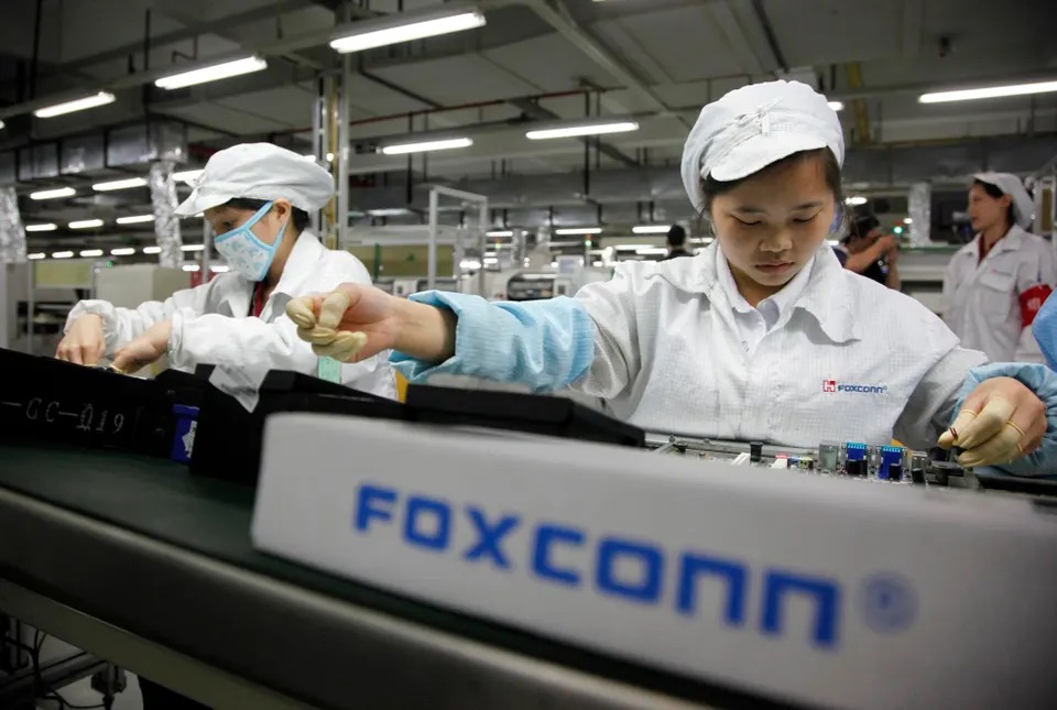 Apple thà tăng giá iPhone còn hơn đem về Mỹ sản xuất- Ảnh 1. Apple thà tăng giá iPhone còn hơn đem về Mỹ sản xuất- Ảnh 1.
