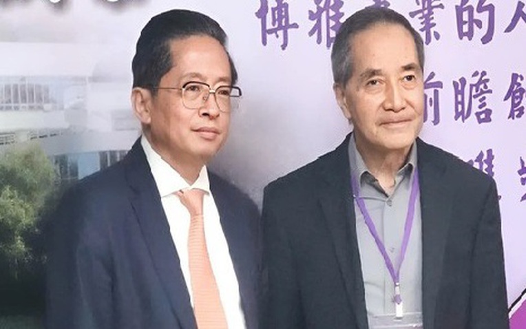 Khung hình đắt giá: Chủ tịch Tập đoàn vừa làm nhà máy chip bán dẫn của Việt Nam cạnh huyền thoại TSMC- Ảnh 1. Khung hình đắt giá: Chủ tịch Tập đoàn vừa làm nhà máy chip bán dẫn của Việt Nam cạnh huyền thoại TSMC- Ảnh 1.