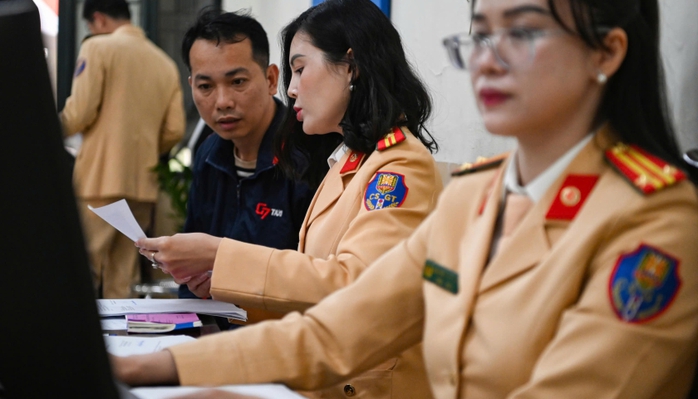 Thi lý thuyết lái xe sẽ dùng 600 câu hỏi mới từ tháng 6- Ảnh 1. Thi lý thuyết lái xe sẽ dùng 600 câu hỏi mới từ tháng 6- Ảnh 1.