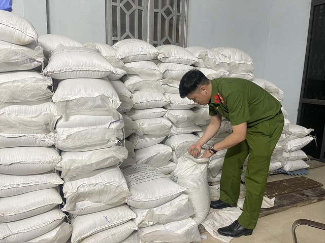 Lưu Văn Vẽ cấu kết với Tạ Văn Hải đưa 348 tấn giá đỗ độc hại ra thị trường: Chất cấm nào được sử dụng?- Ảnh 3.