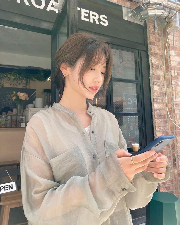 Bức ảnh 19 chiếc nhẫn vàng cùng 1 cuốn sổ đỏ của vợ chồng Hà Nội gây sốt: Thu nhập 25-30 triệu/tháng, sao có thể?- Ảnh 3. Bức ảnh 19 chiếc nhẫn vàng cùng 1 cuốn sổ đỏ của vợ chồng Hà Nội gây sốt: Thu nhập 25-30 triệu/tháng, sao có thể?- Ảnh 3.
