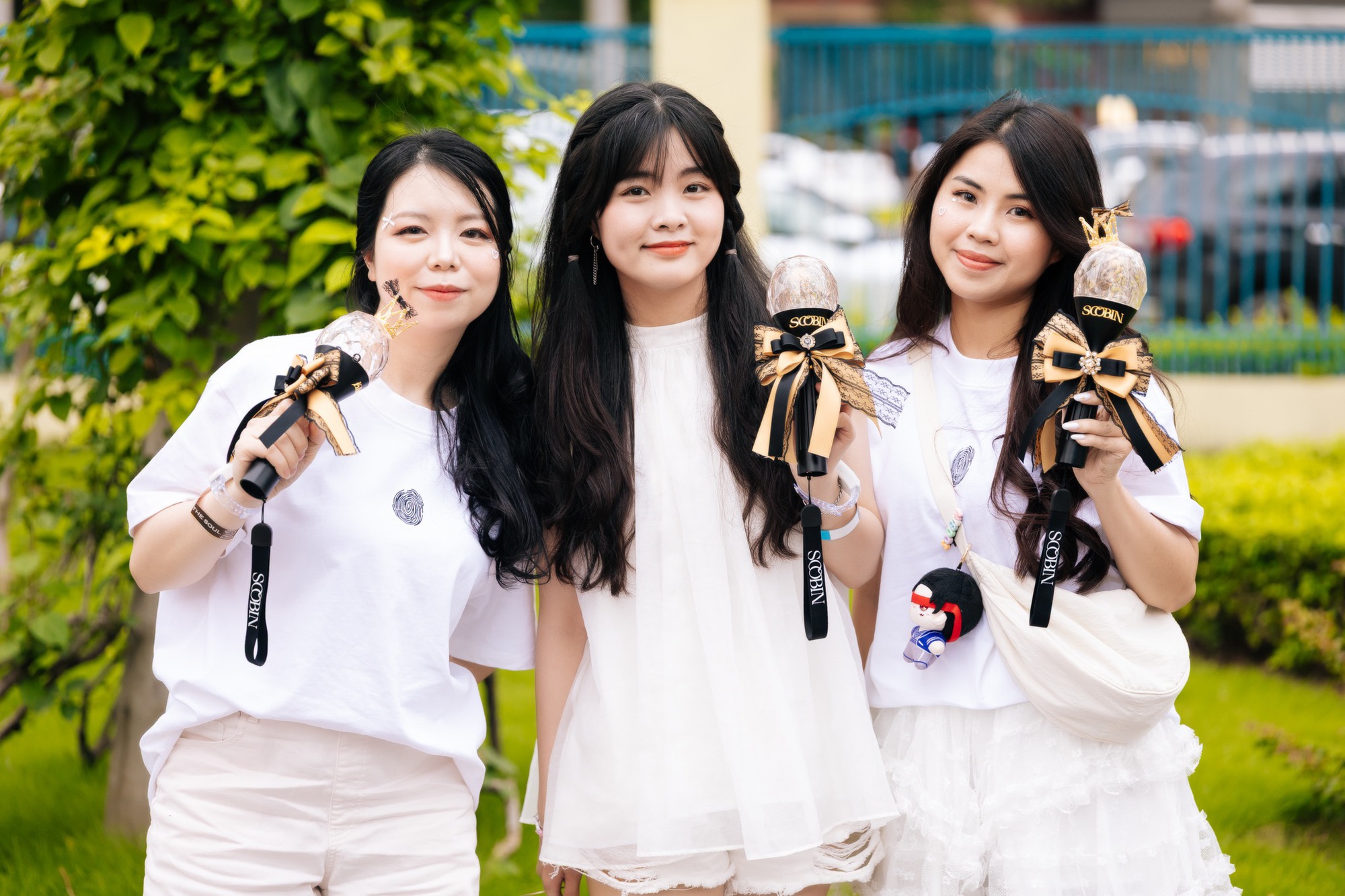 SOOBIN cho biết thế nào là toàn năng: Chơi nhạc cụ, đu dây, nhảy vinahouse đều "bung xoã" trong concert đầu tiên của sự nghiệp!- Ảnh 15. SOOBIN cho biết thế nào là toàn năng: Chơi nhạc cụ, đu dây, nhảy vinahouse đều "bung xoã" trong concert đầu tiên của sự nghiệp!- Ảnh 15.