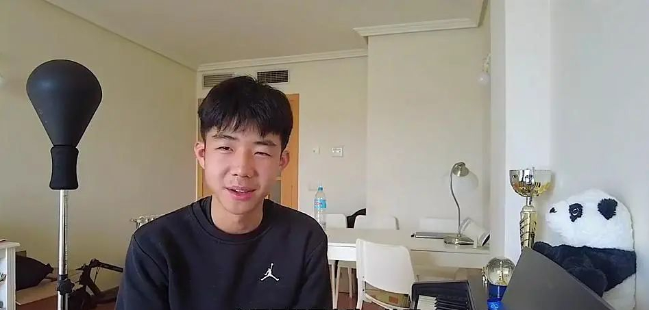 Người cha bỏ việc, bán 5 căn nhà, chi 36 tỷ đồng cho 2 con du học: “Tôi chắc chắn không hối hận”- Ảnh 2. Người cha bỏ việc, bán 5 căn nhà, chi 36 tỷ đồng cho 2 con du học: “Tôi chắc chắn không hối hận”- Ảnh 2.