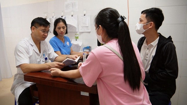 Đề xuất kéo dài nghỉ thai sản khi sinh con thứ hai, vi phạm luật Dân số có thể bị phạt đến 100 triệu đồng- Ảnh 1.