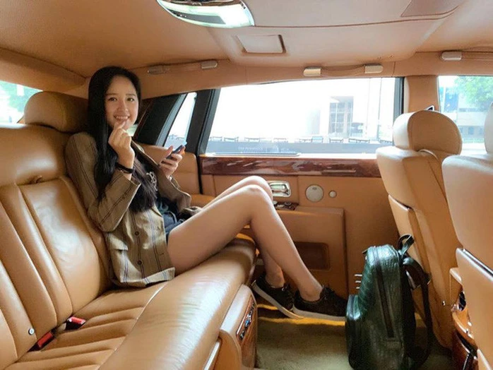 Hoa hậu có nhà từ Hà Nội, Sài Gòn tới Trung Quốc: "Giàu đến ngột ngạt”, U40 thường xuyên nhập viện- Ảnh 3. Hoa hậu có nhà từ Hà Nội, Sài Gòn tới Trung Quốc: "Giàu đến ngột ngạt”, U40 thường xuyên nhập viện- Ảnh 3.