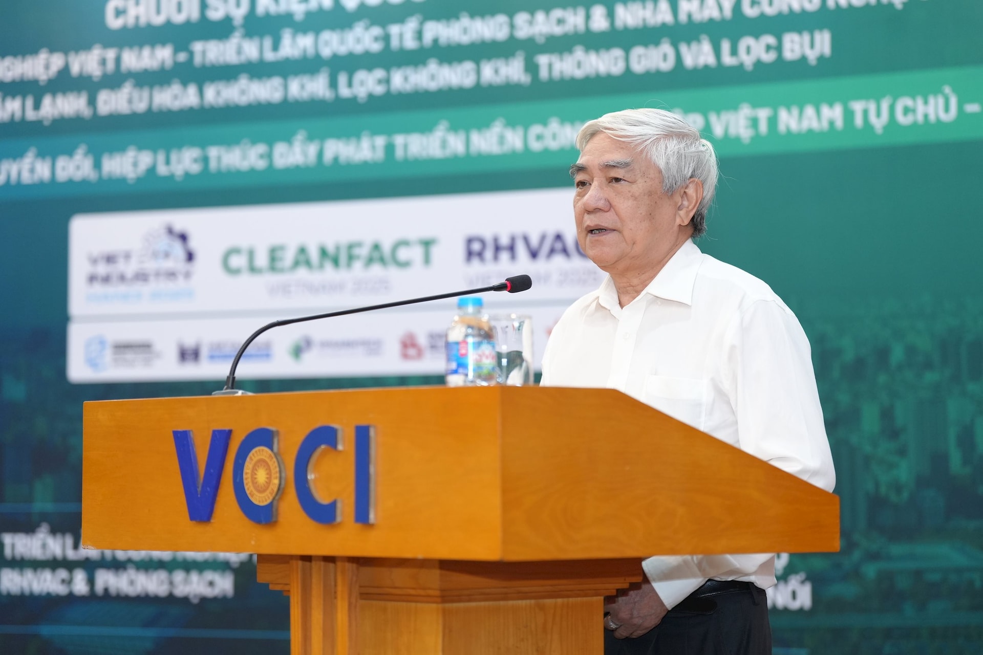 Hàn Quốc mất 40 năm, Trung Quốc mất 30 năm để đầu tư 2% GDP cho KHCN, nhưng Việt Nam chỉ có 5 năm để làm điều tương tự- Ảnh 2. Hàn Quốc mất 40 năm, Trung Quốc mất 30 năm để đầu tư 2% GDP cho KHCN, nhưng Việt Nam chỉ có 5 năm để làm điều tương tự- Ảnh 2.
