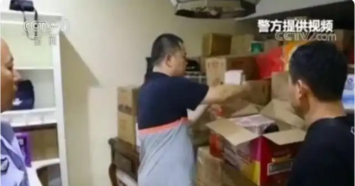 Tịch thu 4.600 tỷ đồng tiền mặt giấu trong tường, trần nhà của căn biệt thự thuộc sở hữu của 1 CEO công nghệ- Ảnh 3.
