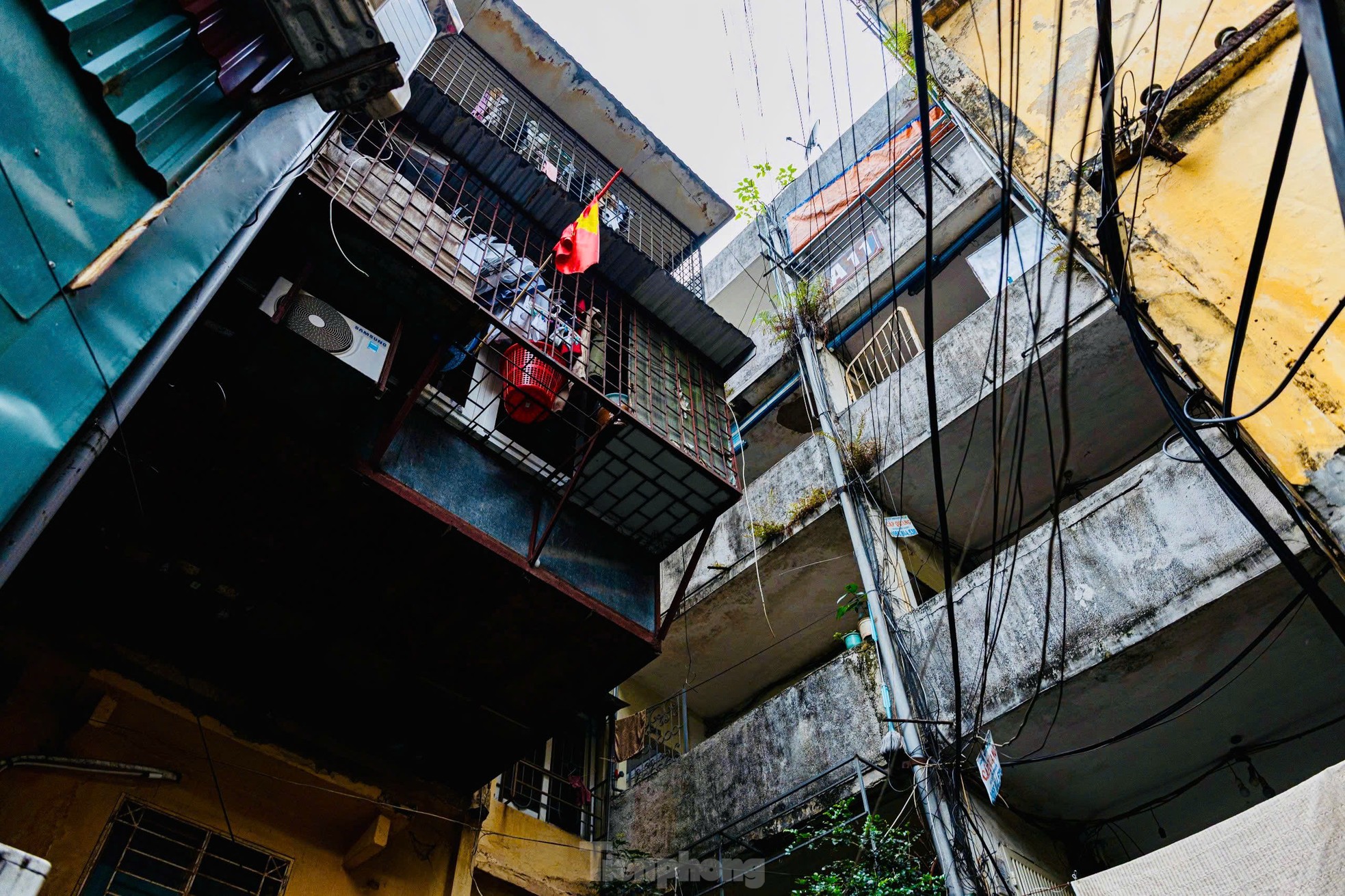 Hiện trạng 2 khu tập thể cũ ở Hà Nội dự kiến cải tạo thành cao ốc từ 40 tầng- Ảnh 6. Hiện trạng 2 khu tập thể cũ ở Hà Nội dự kiến cải tạo thành cao ốc từ 40 tầng- Ảnh 6.