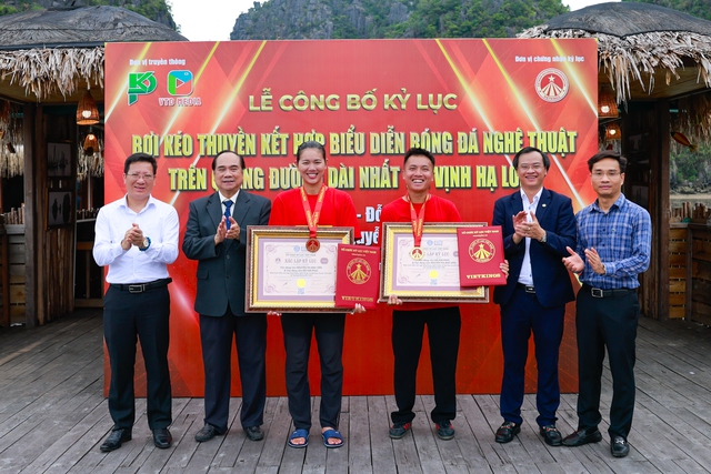 Đỗ Kim Phúc, Ánh Viên thiết lập kỷ lục Việt Nam với màn kết hợp chưa từng có- Ảnh 4.