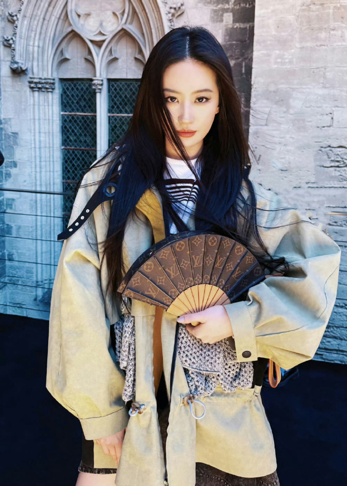 HOT nhất sáng nay: HOT nhất sáng nay: