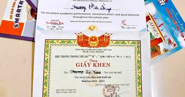 Nhiều phụ huynh "khoe" giấy khen của con, công an ra cảnh báo- Ảnh 1. Nhiều phụ huynh "khoe" giấy khen của con, công an ra cảnh báo- Ảnh 1.
