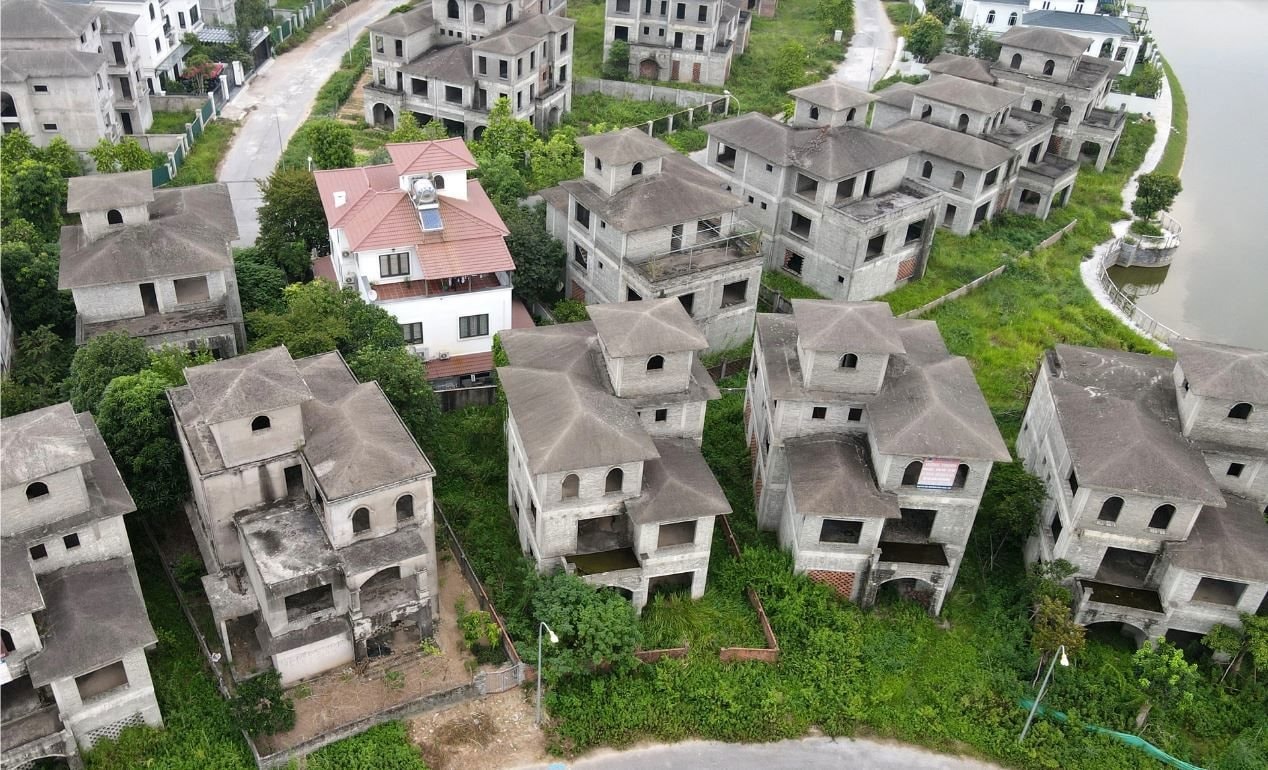 Đánh thuế bất động sản bỏ hoang để chặn đầu cơ, nhiễu loạn thị trường- Ảnh 1. Đánh thuế bất động sản bỏ hoang để chặn đầu cơ, nhiễu loạn thị trường- Ảnh 1.
