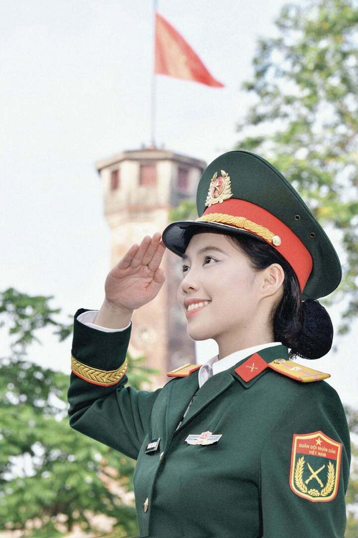 Nhan sắc trong trẻo của nữ thiếu uý 22 tuổi gây sốt tại Hoa hậu Việt Nam- Ảnh 5. Nhan sắc trong trẻo của nữ thiếu uý 22 tuổi gây sốt tại Hoa hậu Việt Nam- Ảnh 5.