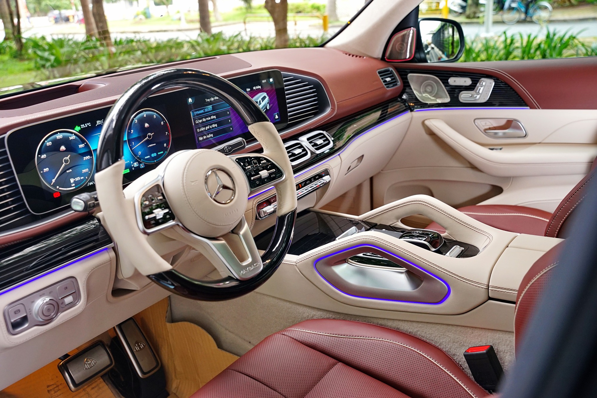 Cận cảnh Mercedes-Maybach GLS 480 hiếm ở đại lý: Riêng tiền chọn màu sơn thừa mua Mazda CX-5 bản cao nhất- Ảnh 8. Cận cảnh Mercedes-Maybach GLS 480 hiếm ở đại lý: Riêng tiền chọn màu sơn thừa mua Mazda CX-5 bản cao nhất- Ảnh 8.