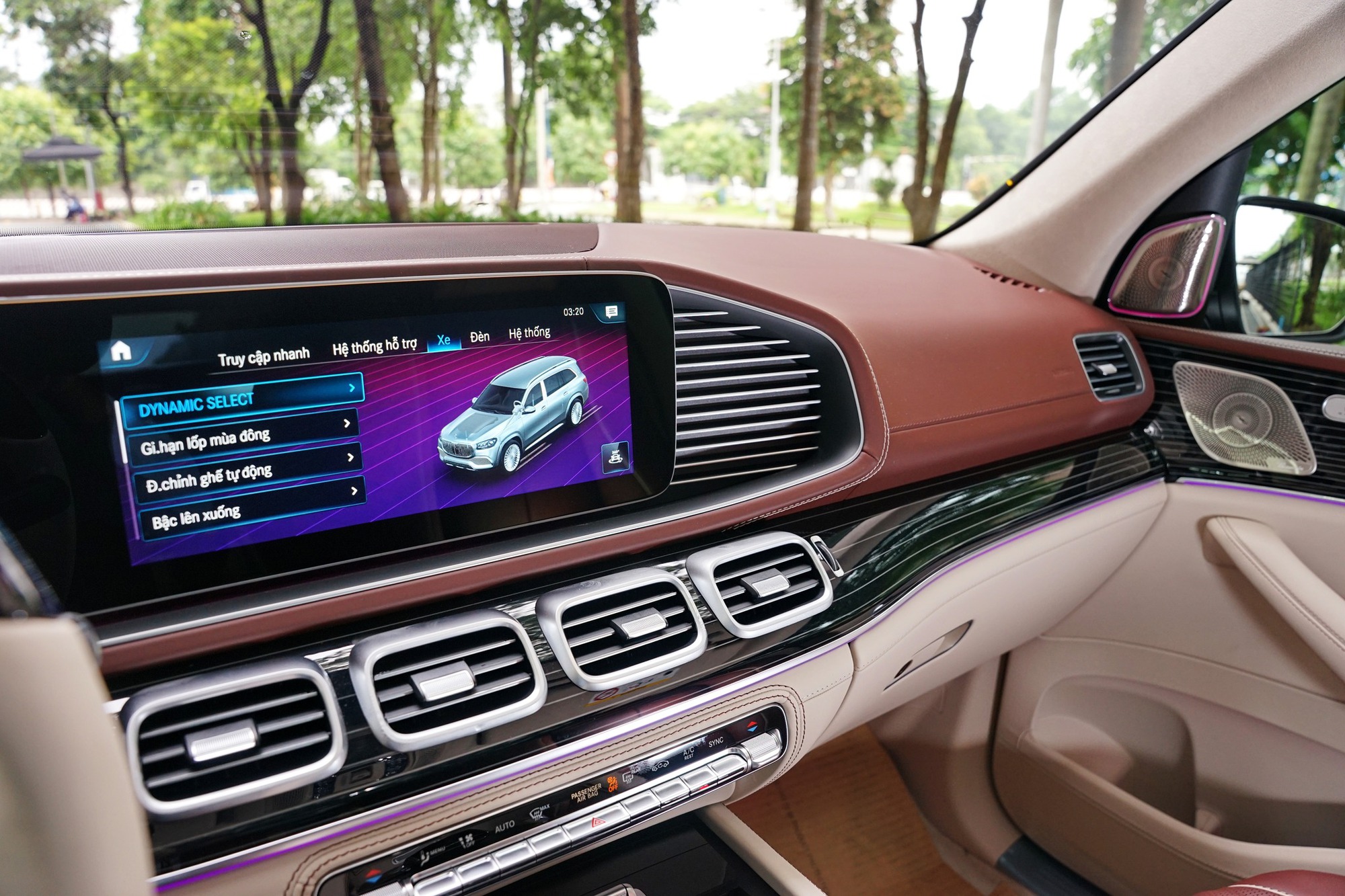 Cận cảnh Mercedes-Maybach GLS 480 hiếm ở đại lý: Riêng tiền chọn màu sơn thừa mua Mazda CX-5 bản cao nhất- Ảnh 10. Cận cảnh Mercedes-Maybach GLS 480 hiếm ở đại lý: Riêng tiền chọn màu sơn thừa mua Mazda CX-5 bản cao nhất- Ảnh 10.