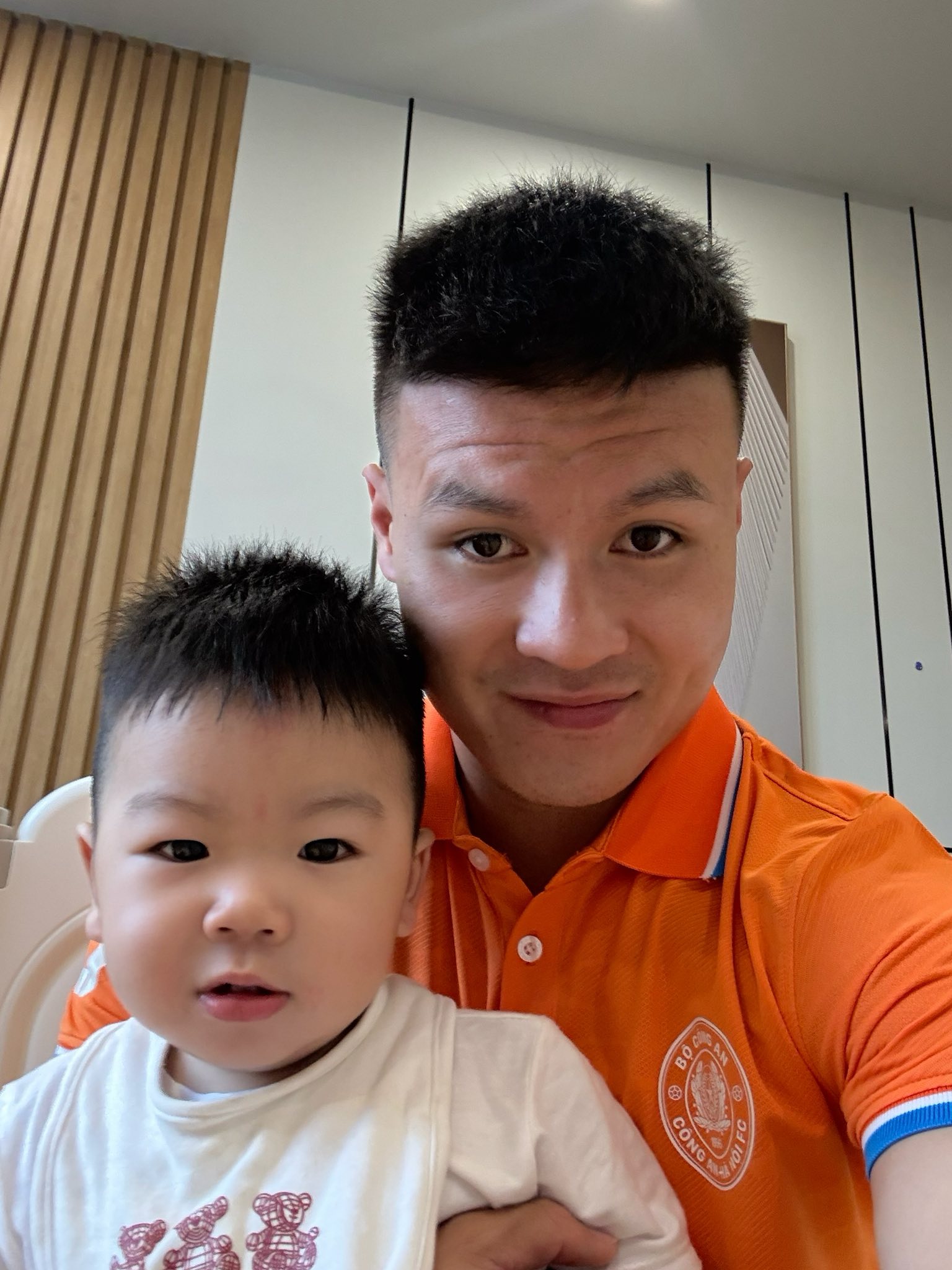 Chu Thanh Huyền nhiều lùm xùm nhất làng WAGs vẫn được bố mẹ Quang Hải quý ra mặt, một hành động biết khéo cỡ nào- Ảnh 3. Chu Thanh Huyền nhiều lùm xùm nhất làng WAGs vẫn được bố mẹ Quang Hải quý ra mặt, một hành động biết khéo cỡ nào- Ảnh 3.