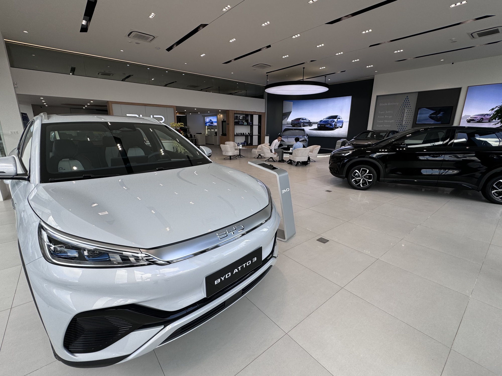 Nhiều tài xế công nghệ ngại mua xe điện Trung Quốc vì không có trạm sạc- Ảnh 1. Nhiều tài xế công nghệ ngại mua xe điện Trung Quốc vì không có trạm sạc- Ảnh 1.