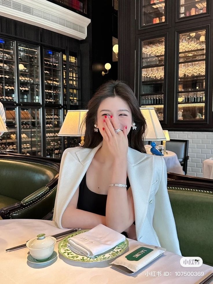 Đừng dạy người giàu cách tiêu tiền- Ảnh 2. Đừng dạy người giàu cách tiêu tiền- Ảnh 2.