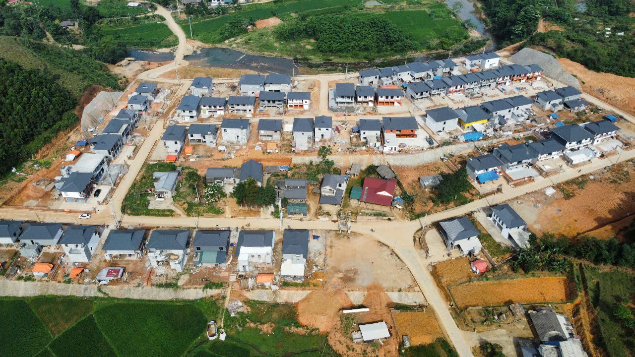 Khu tái định cư như khu du lịch sinh thái trên đồi cao- Ảnh 2. Khu tái định cư như khu du lịch sinh thái trên đồi cao- Ảnh 2.