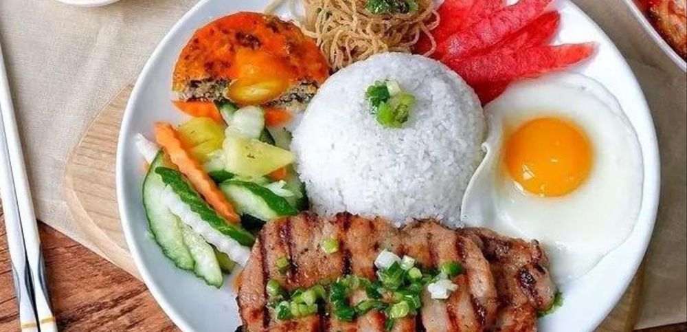 Khách Tây lần đầu ăn 1 món cơm Việt Nam, lập tức thốt lên 'đây là món ăn yêu thích nhất của tôi'- Ảnh 5. Khách Tây lần đầu ăn 1 món cơm Việt Nam, lập tức thốt lên 'đây là món ăn yêu thích nhất của tôi'- Ảnh 5.