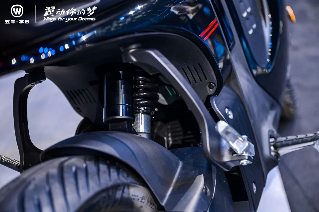 Honda ra mắt xe điện đẹp lạ: Mạnh hơn SH160i, 1 tiếng sạc đầy 80%, màn hình 7 inch, giá bán thế nào?- Ảnh 7. Honda ra mắt xe điện đẹp lạ: Mạnh hơn SH160i, 1 tiếng sạc đầy 80%, màn hình 7 inch, giá bán thế nào?- Ảnh 7.