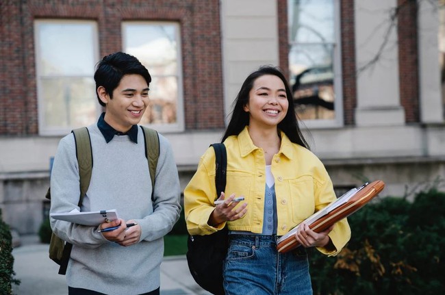 Trước cứ ngỡ nhà giàu lắm mới đi du học được, ai dè có nhiều nước cực rẻ, FREE tiền học ngay nếu học bằng tiếng bản địa!- Ảnh 1. Trước cứ ngỡ nhà giàu lắm mới đi du học được, ai dè có nhiều nước cực rẻ, FREE tiền học ngay nếu học bằng tiếng bản địa!- Ảnh 1.