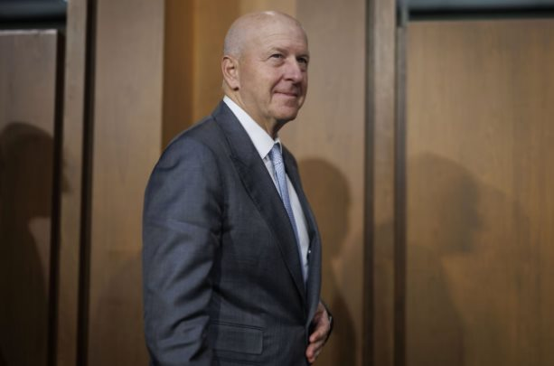 Quyết định sai lầm khiến một đế chế chao đảo: CEO Goldman Sachs suýt mất ghế vì canh bạc cho vay tiêu dùng 2 tỷ USD và cuộc ‘thay máu’ chưa từng có- Ảnh 2. Quyết định sai lầm khiến một đế chế chao đảo: CEO Goldman Sachs suýt mất ghế vì canh bạc cho vay tiêu dùng 2 tỷ USD và cuộc ‘thay máu’ chưa từng có- Ảnh 2.